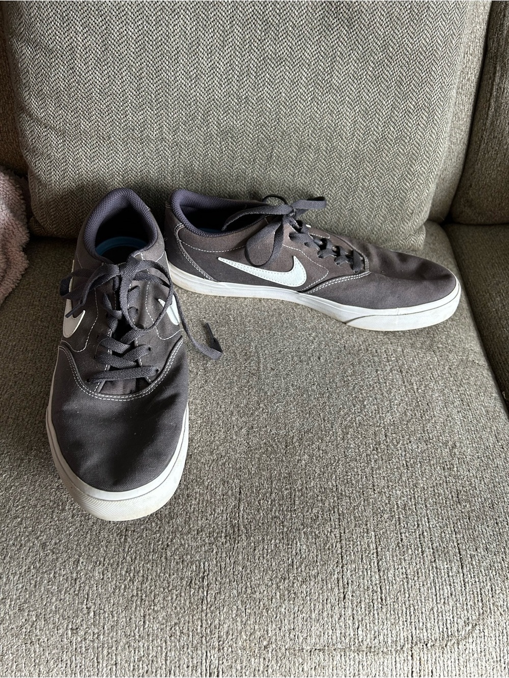 Nike SB Charge Men’s Canvas Thunder Gray Skateboard 
Shoe CD6279-005 Size 11